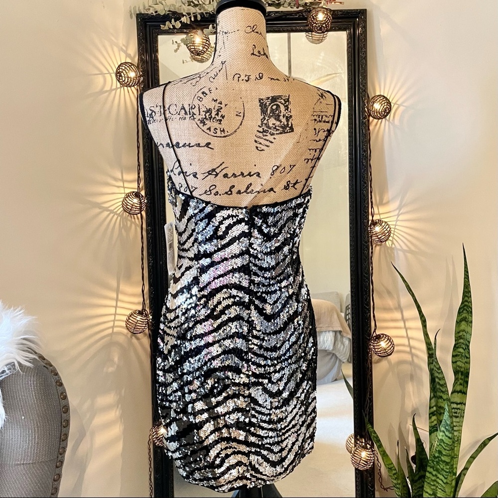 Aidan Mattox Zebra Sequin Dress Black Silver 6 NWT - Picture 6 of 16